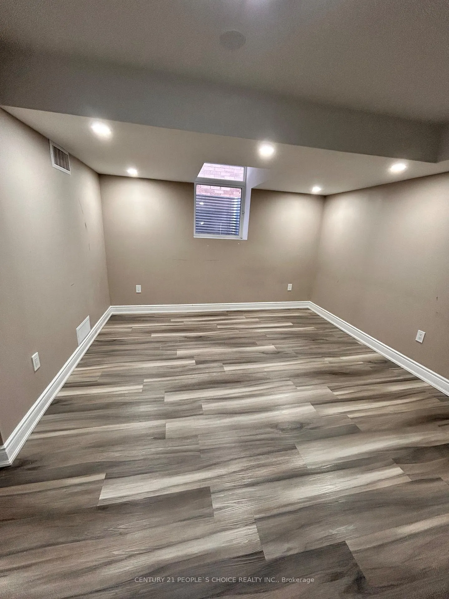 Photo 5 of Unit Bsmt, 11 Elverton Crescent, Brampton, Northwest Brampton — HOMEH