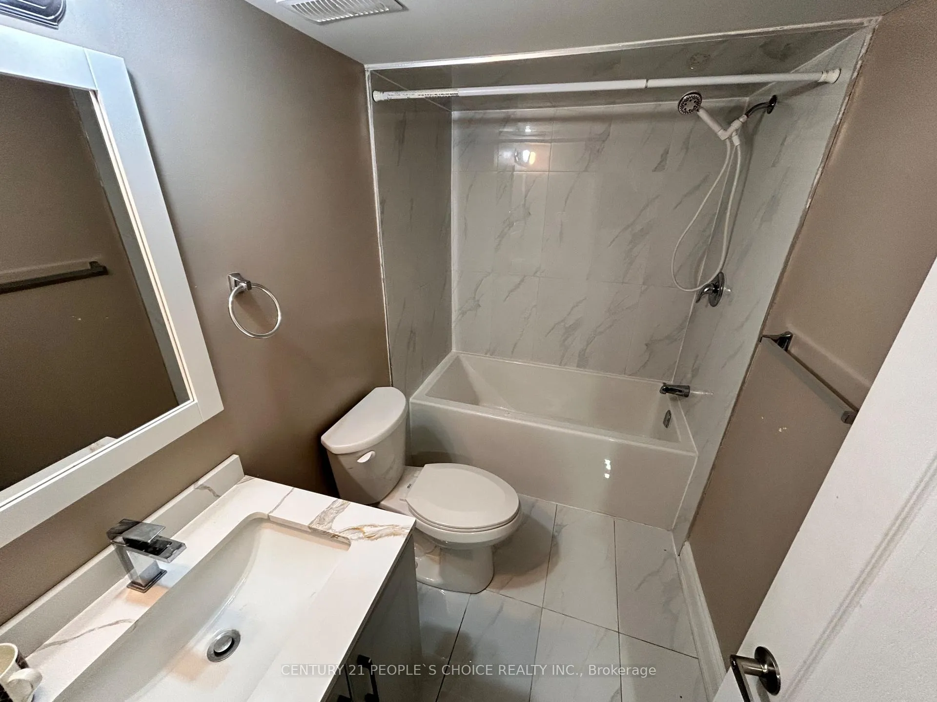 Photo 11 of Unit Bsmt, 11 Elverton Crescent, Brampton, Northwest Brampton — HOMEH