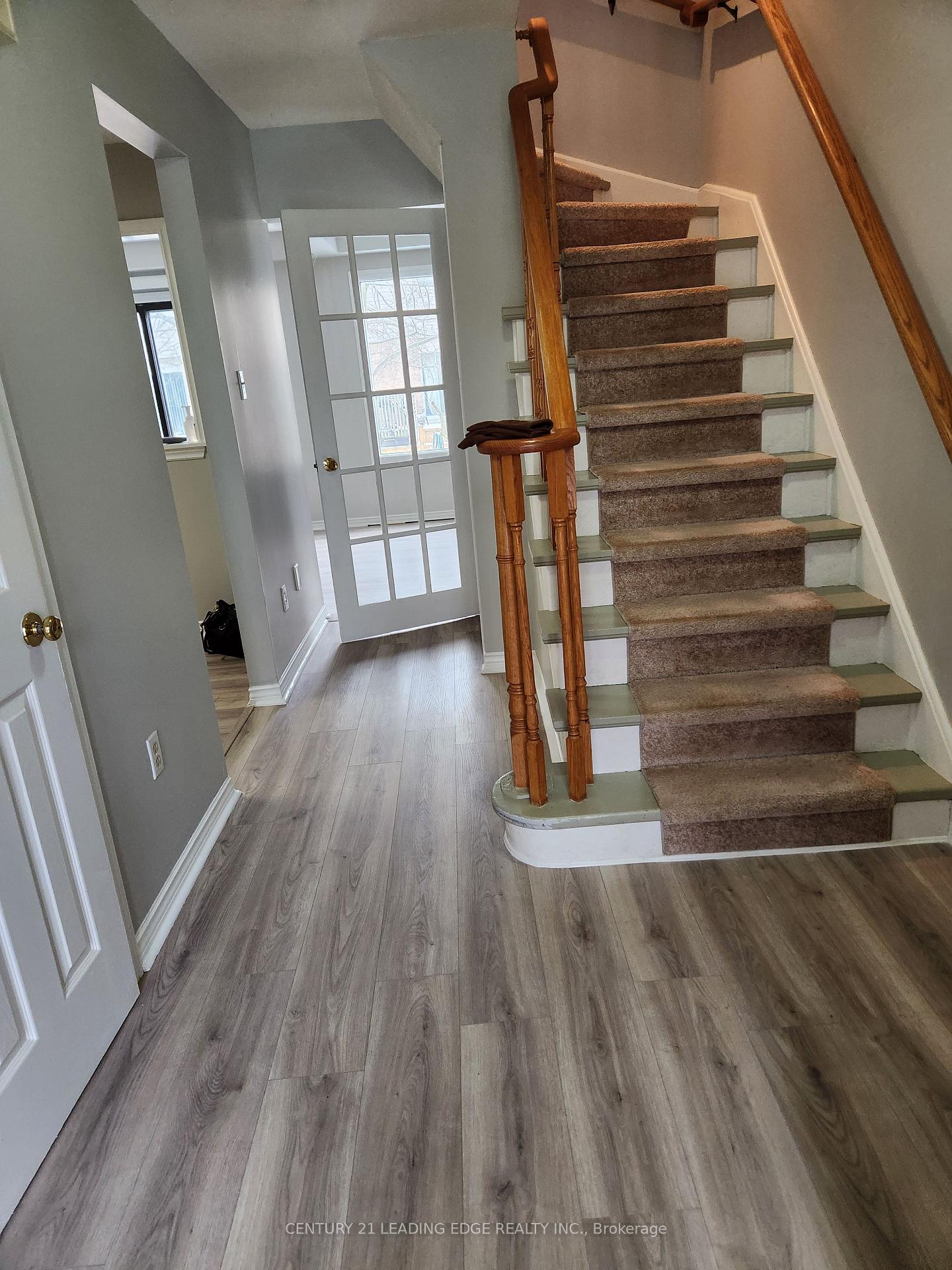 Photo 4 of 43 Poolton Crescent, Clarington, Courtice — HOMEH