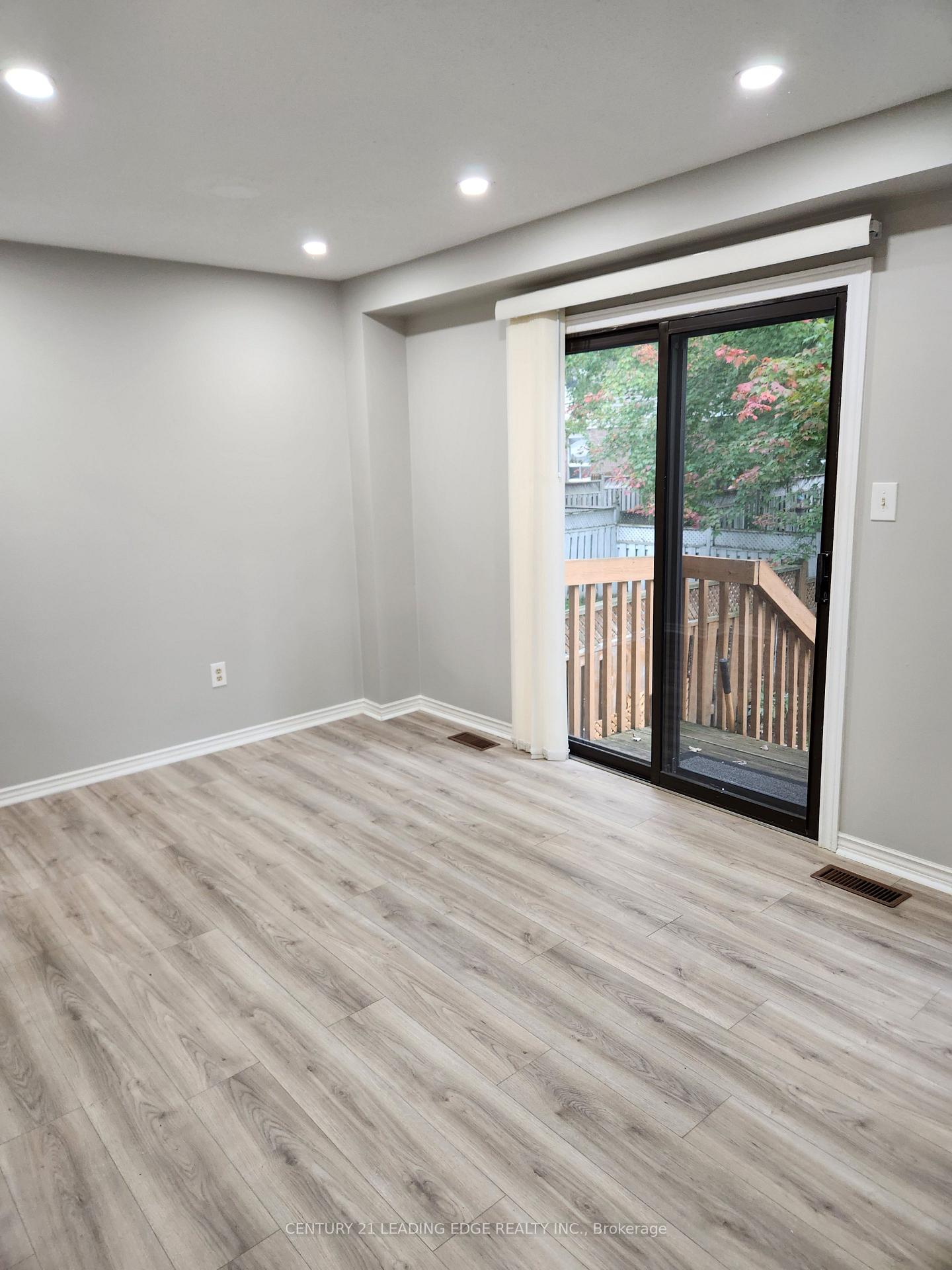 Photo 5 of 43 Poolton Crescent, Clarington, Courtice — HOMEH