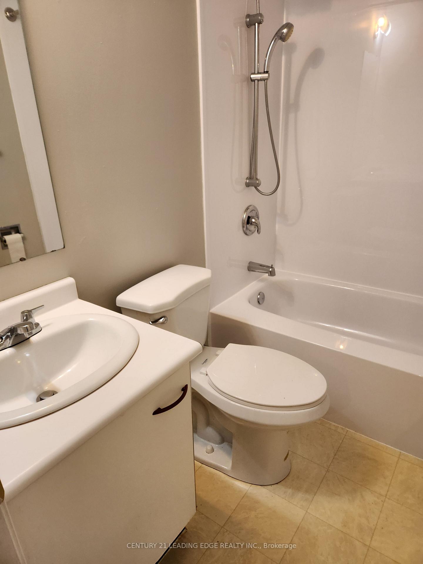 Photo 17 of 43 Poolton Crescent, Clarington, Courtice — HOMEH