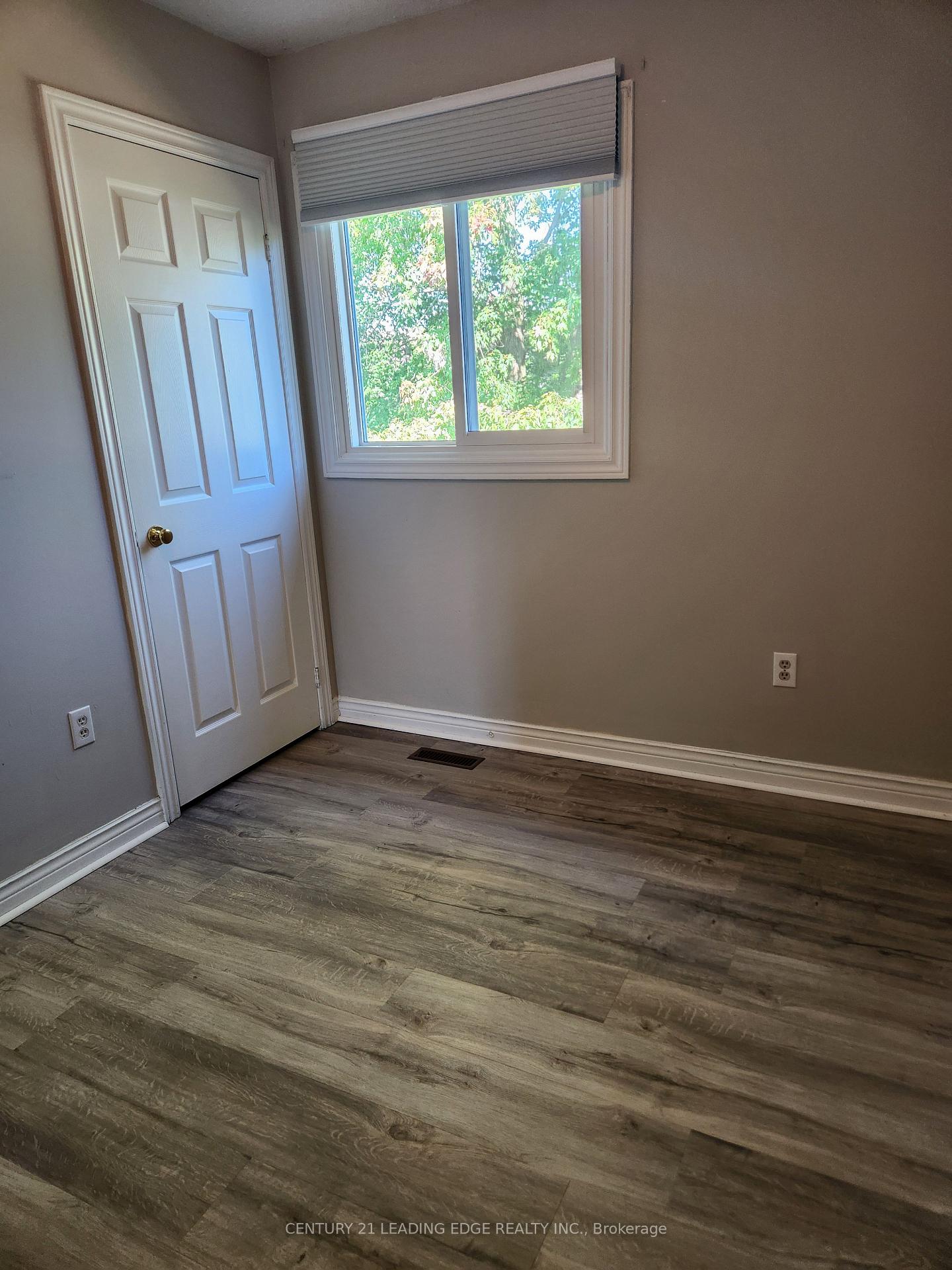 Photo 20 of 43 Poolton Crescent, Clarington, Courtice — HOMEH