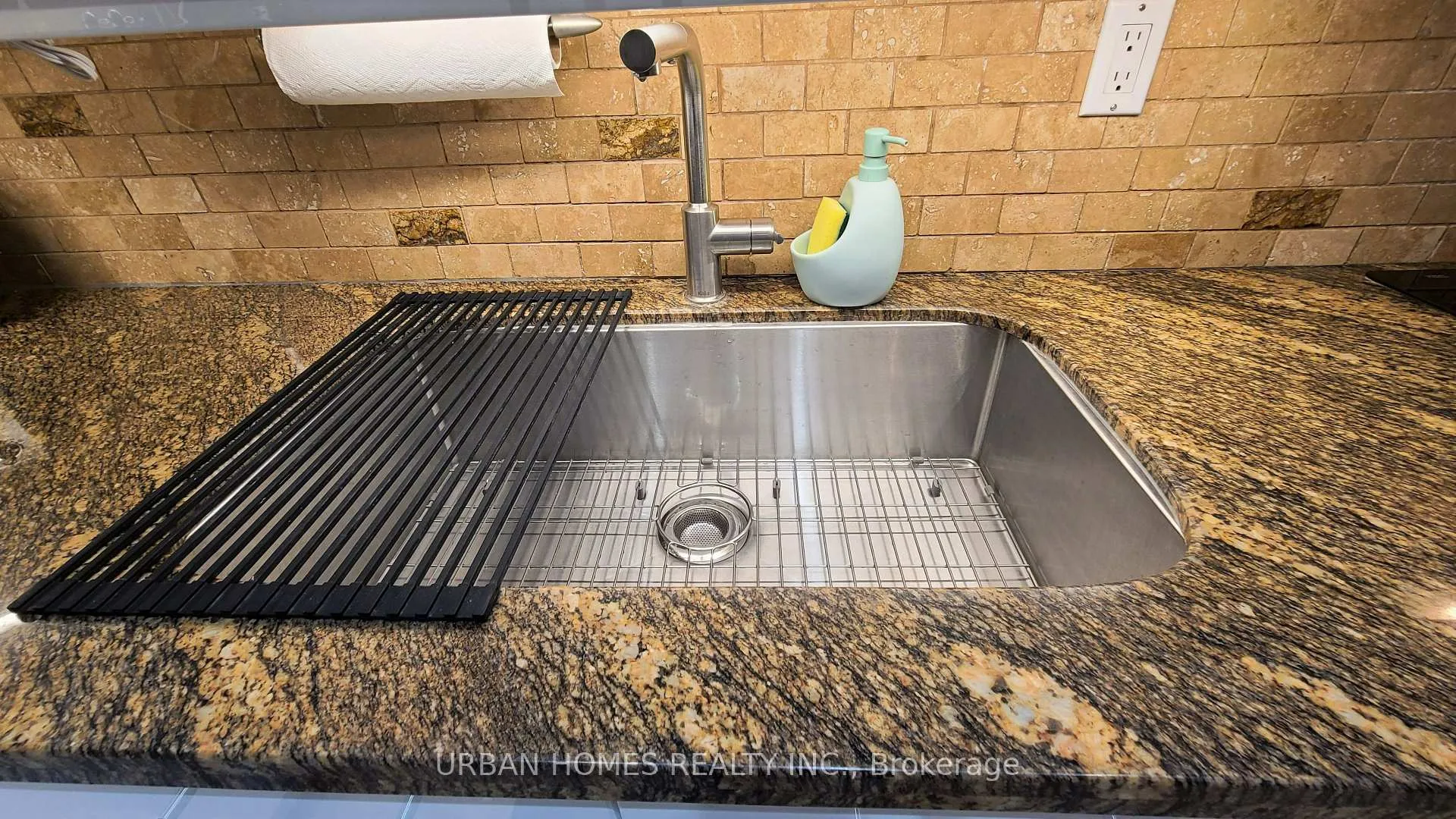 Photo 7 of Unit 215, 16A Elgin Street, Markham, Thornhill — HOMEH