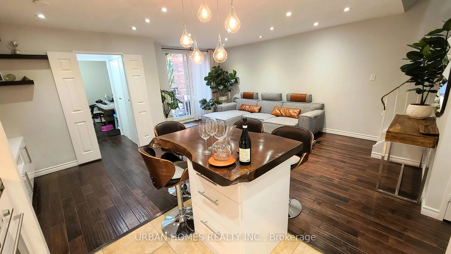 Photo 8 of Unit 215, 16A Elgin Street, Markham, Thornhill — HOMEH