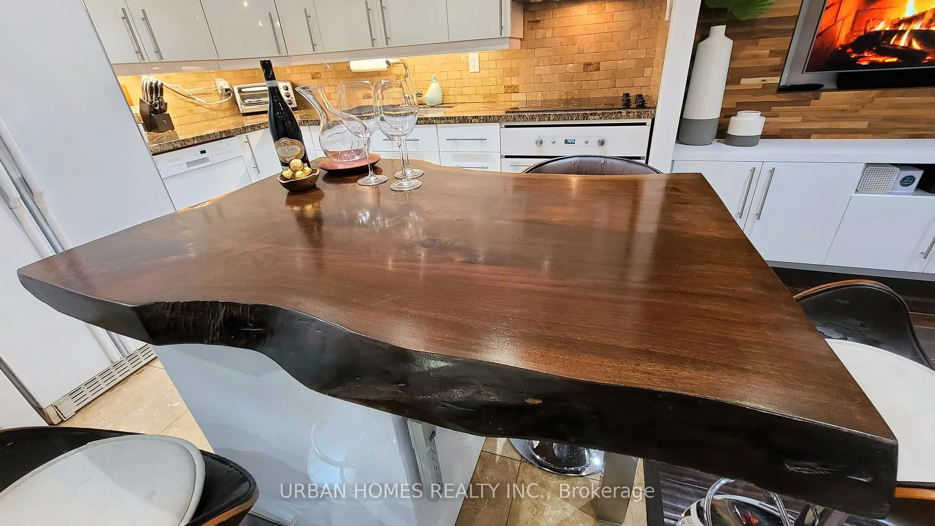 Photo 9 of Unit 215, 16A Elgin Street, Markham, Thornhill — HOMEH