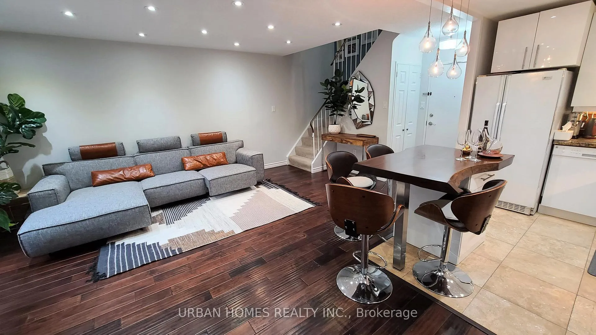 Photo 10 of Unit 215, 16A Elgin Street, Markham, Thornhill — HOMEH