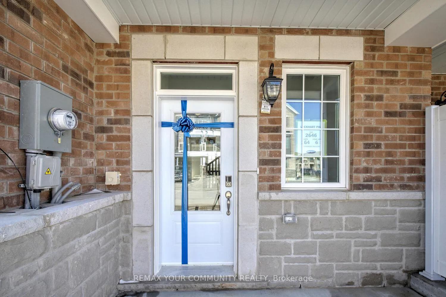 Photo 2 of 72 Vinewood Crescent, Barrie, Rural Barrie Southeast — HOMEH