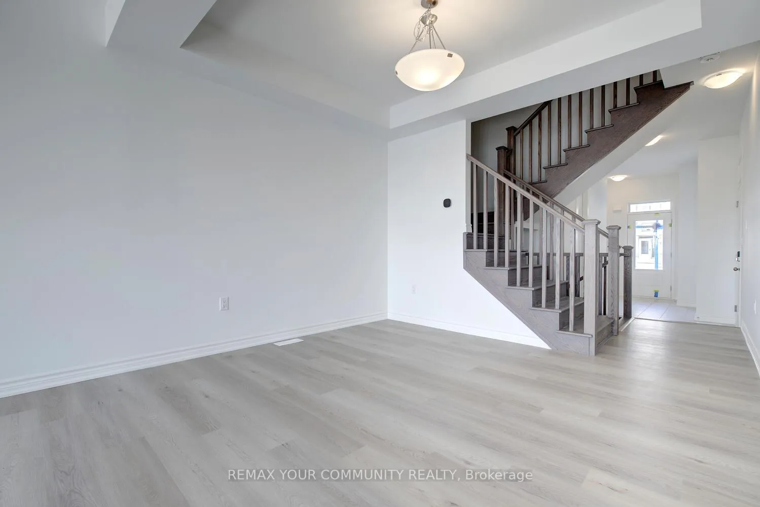 Photo 18 of 72 Vinewood Crescent, Barrie, Rural Barrie Southeast — HOMEH
