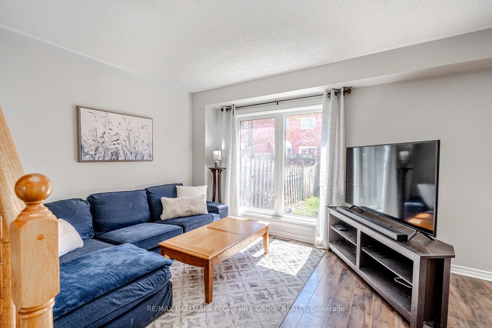 Photo 6 of 5 Lyfytt Crescent, Barrie, West Bayfield — HOMEH