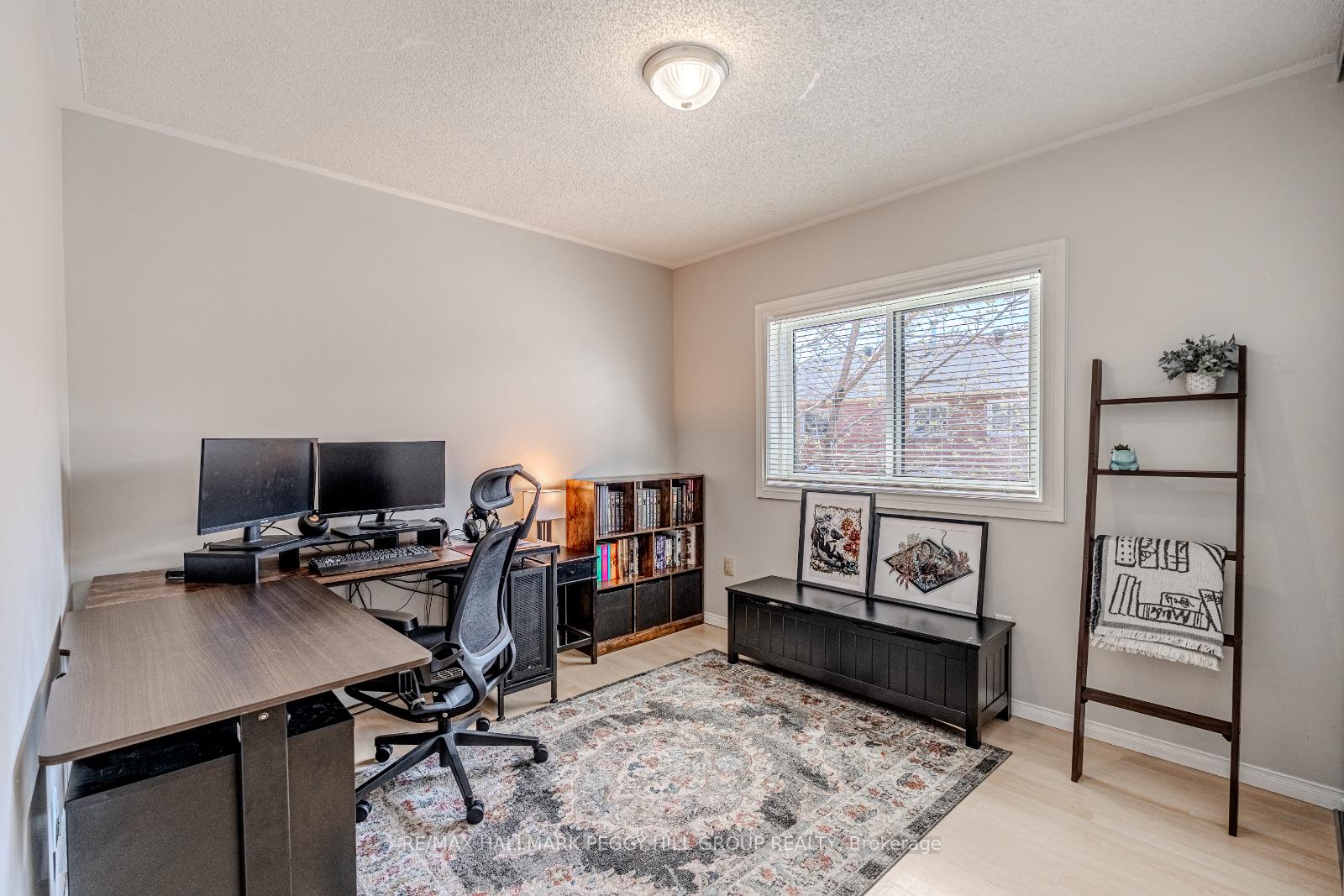 Photo 9 of 5 Lyfytt Crescent, Barrie, West Bayfield — HOMEH