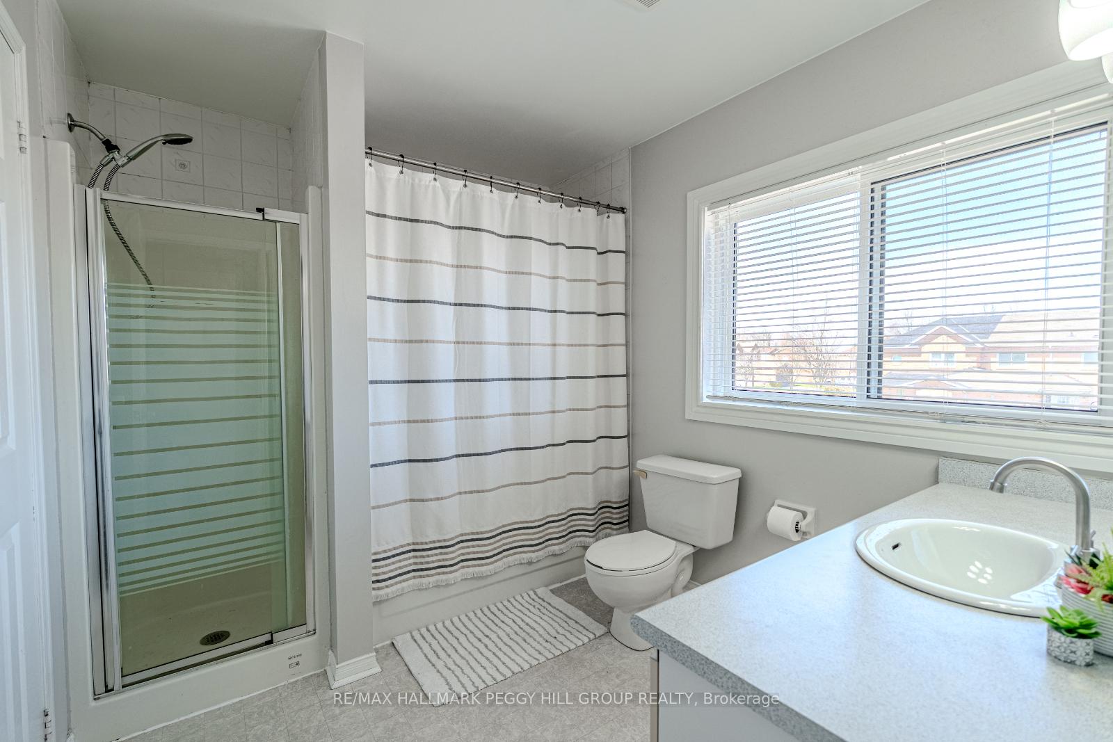 Photo 10 of 5 Lyfytt Crescent, Barrie, West Bayfield — HOMEH