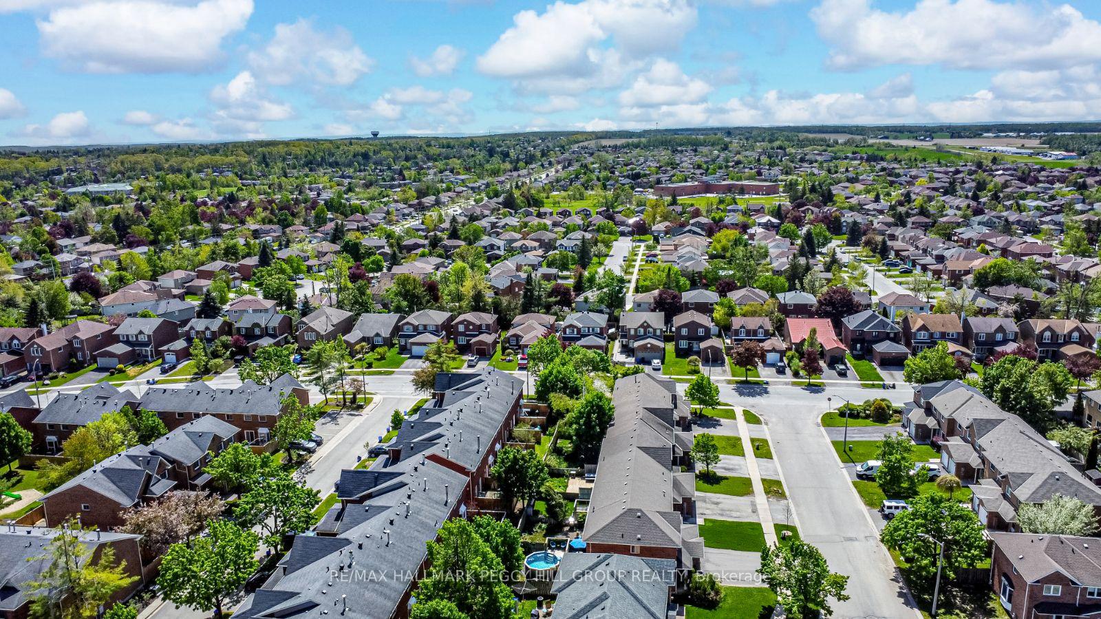 Photo 17 of 5 Lyfytt Crescent, Barrie, West Bayfield — HOMEH