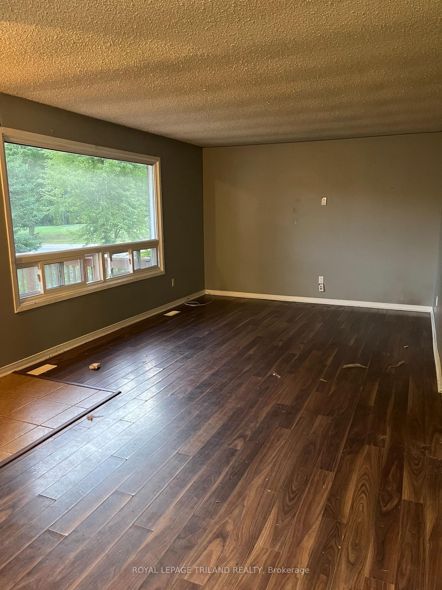 Photo 2 of 42606 Johnathon Street, Central Elgin, Union — HOMEH