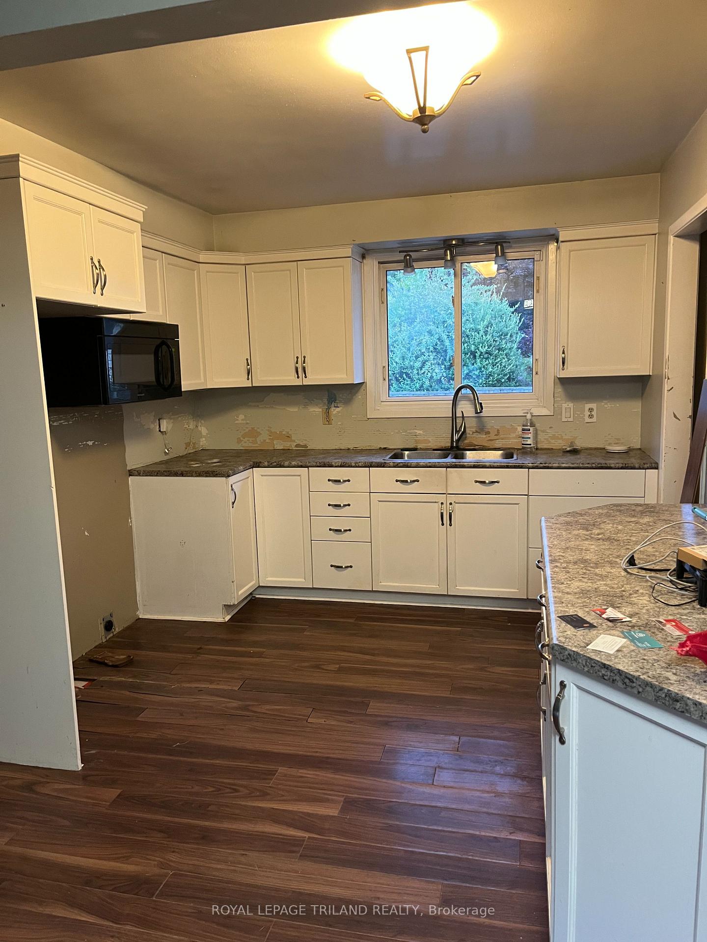 Photo 5 of 42606 Johnathon Street, Central Elgin, Union — HOMEH