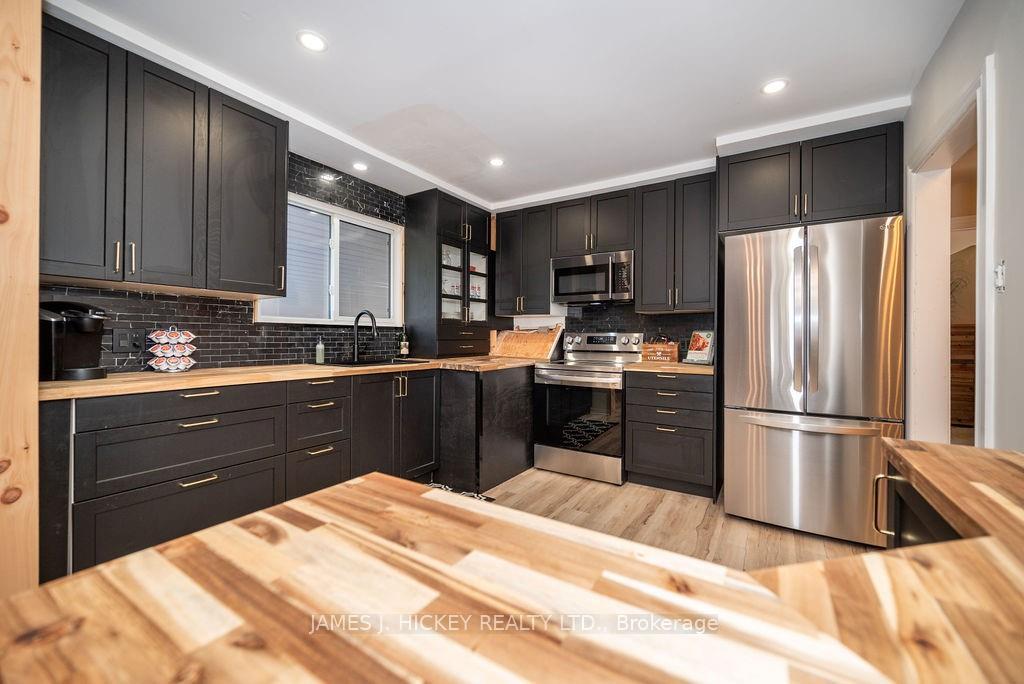 Photo 4 of 18 Claremount Road, Deep River — HOMEH