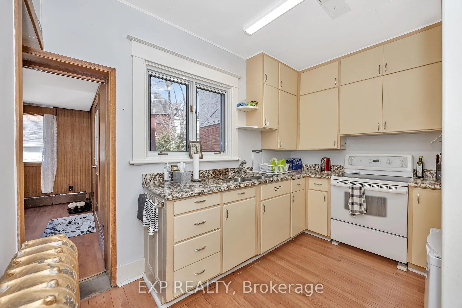 Photo 11 of 33 Wilton Crescent, Ottawa, Glebe — HOMEH