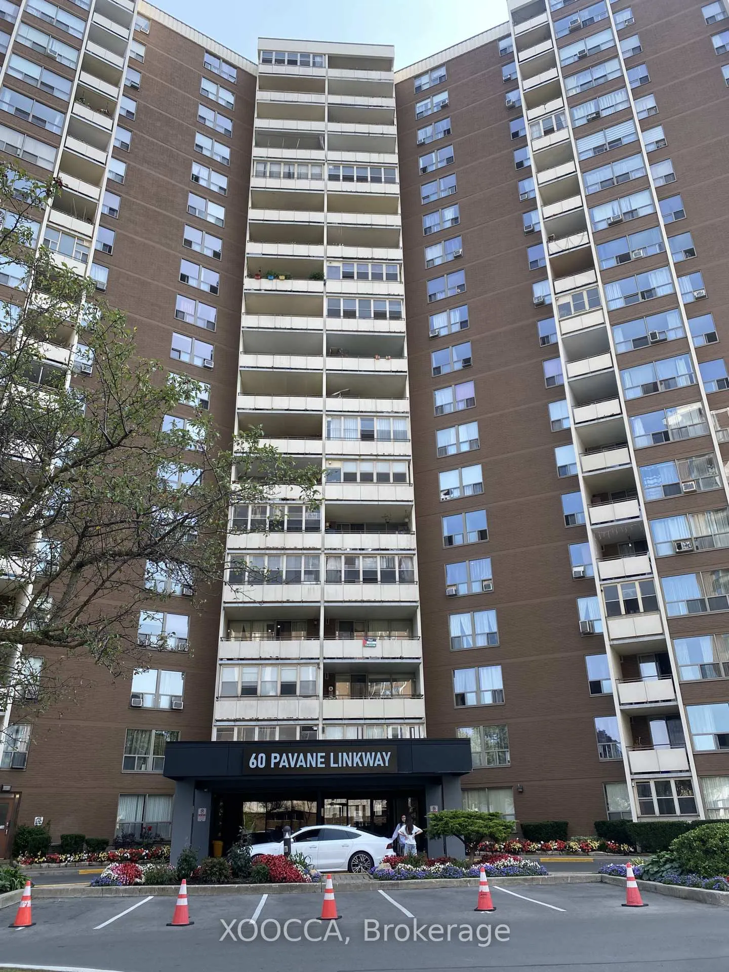 Front of Unit R2-2, 60 Pavane Link Way