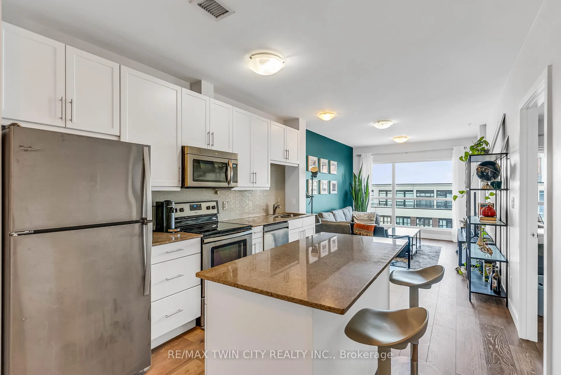 Photo 6 of Unit 806, 1 Victoria Street, Kitchener, City Commercial Core — HOMEH