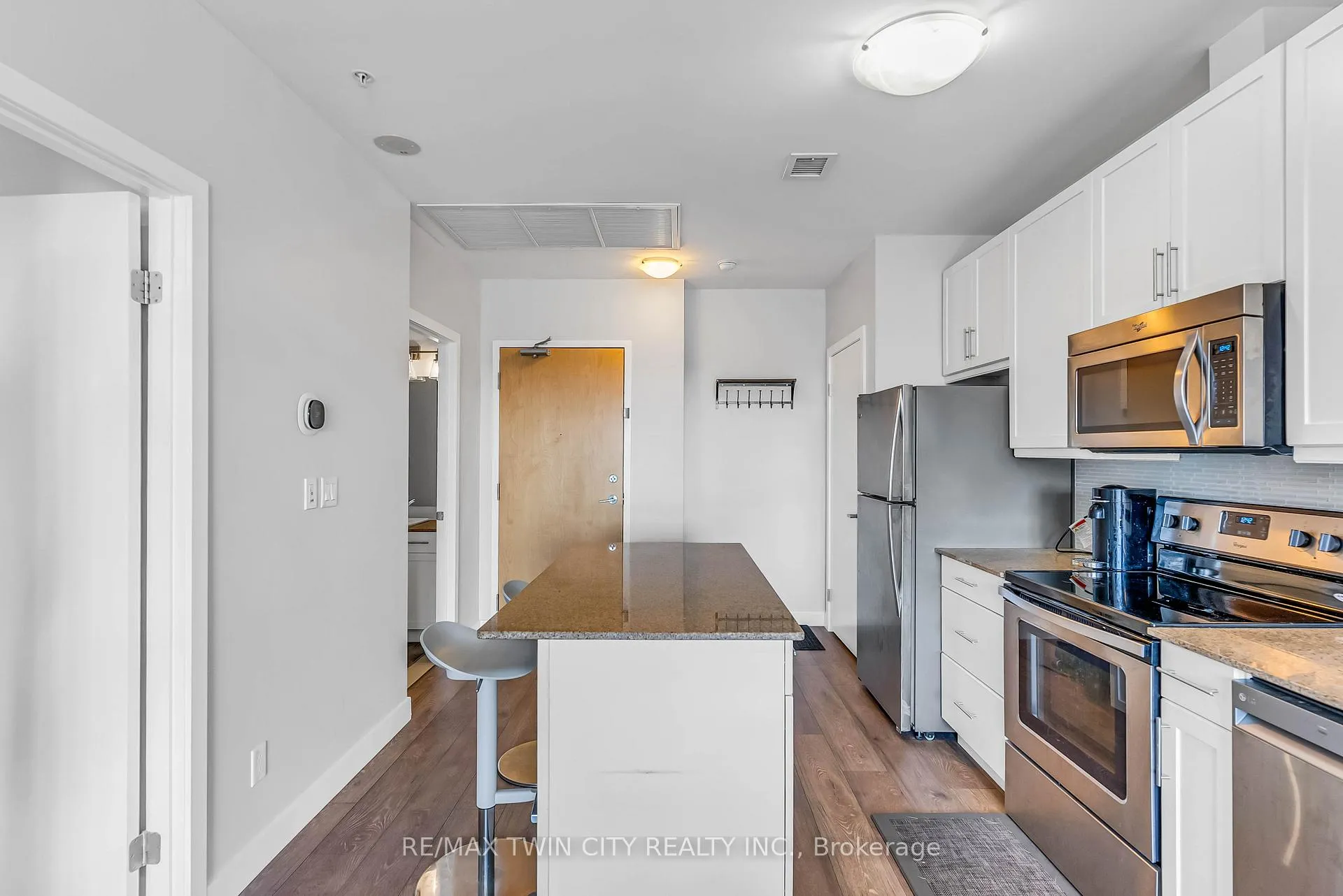 Photo 9 of Unit 806, 1 Victoria Street, Kitchener, City Commercial Core — HOMEH