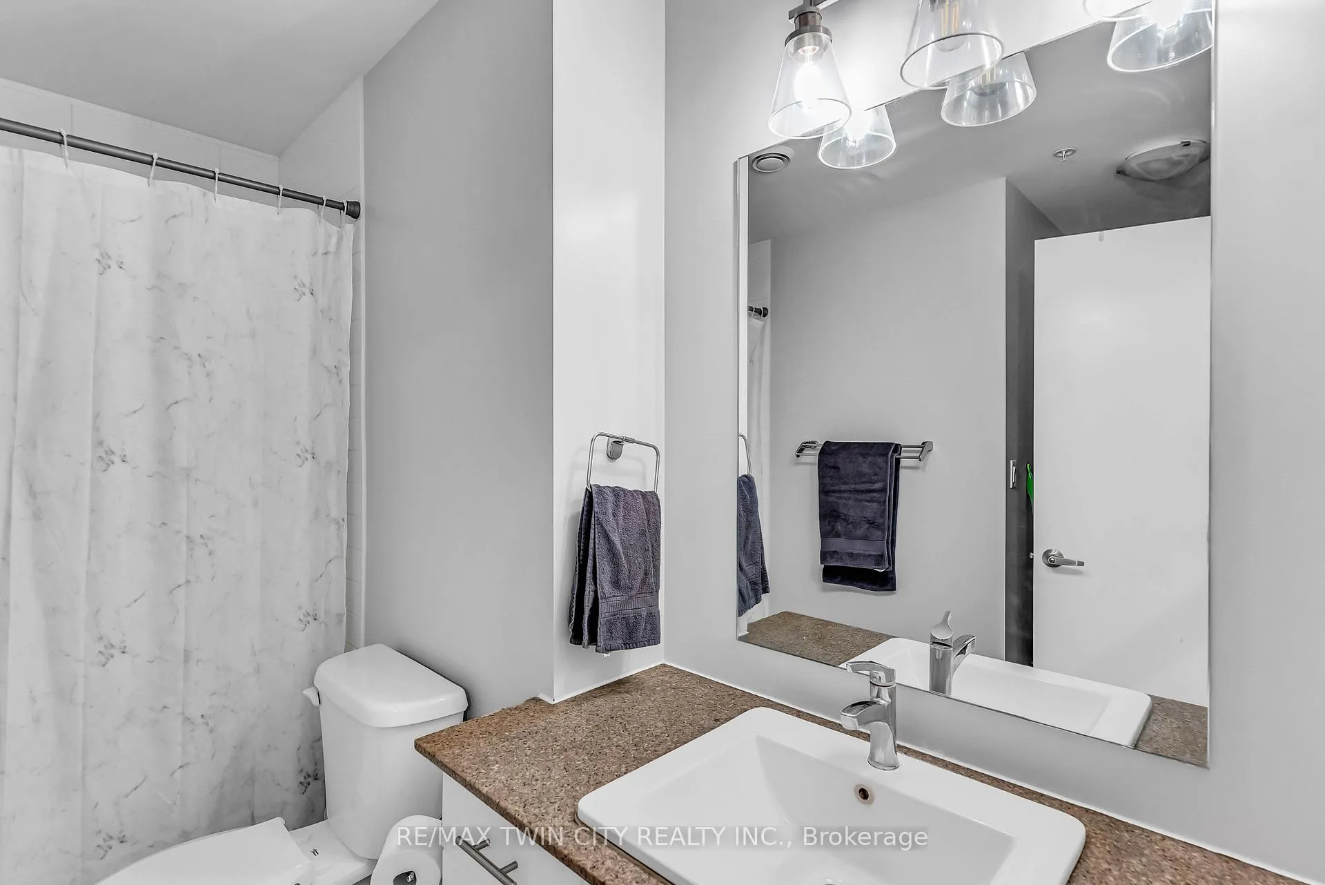 Photo 15 of Unit 806, 1 Victoria Street, Kitchener, City Commercial Core — HOMEH
