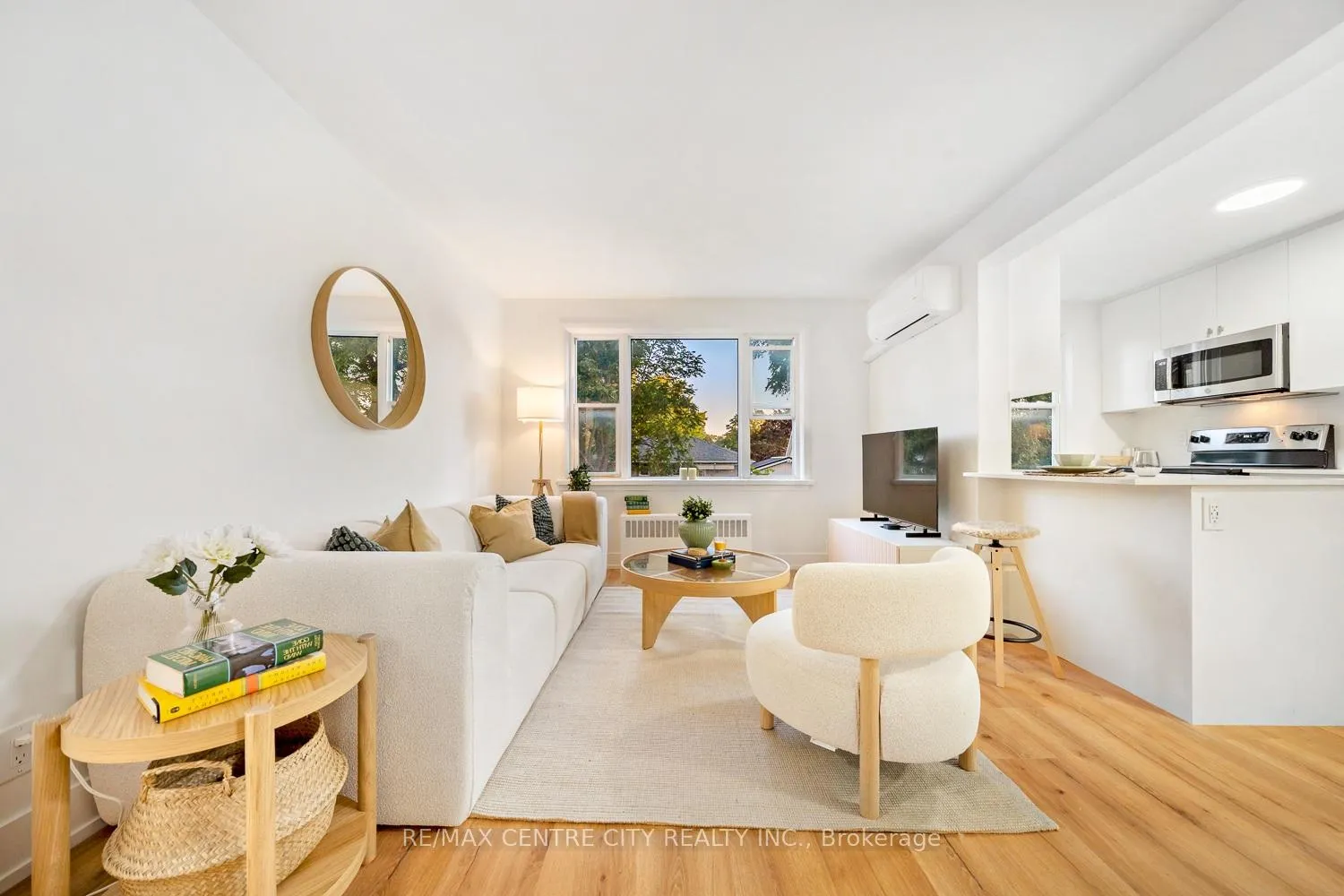 Photo 19 of Unit 5, 232 Elm Street, St. Thomas — HOMEH