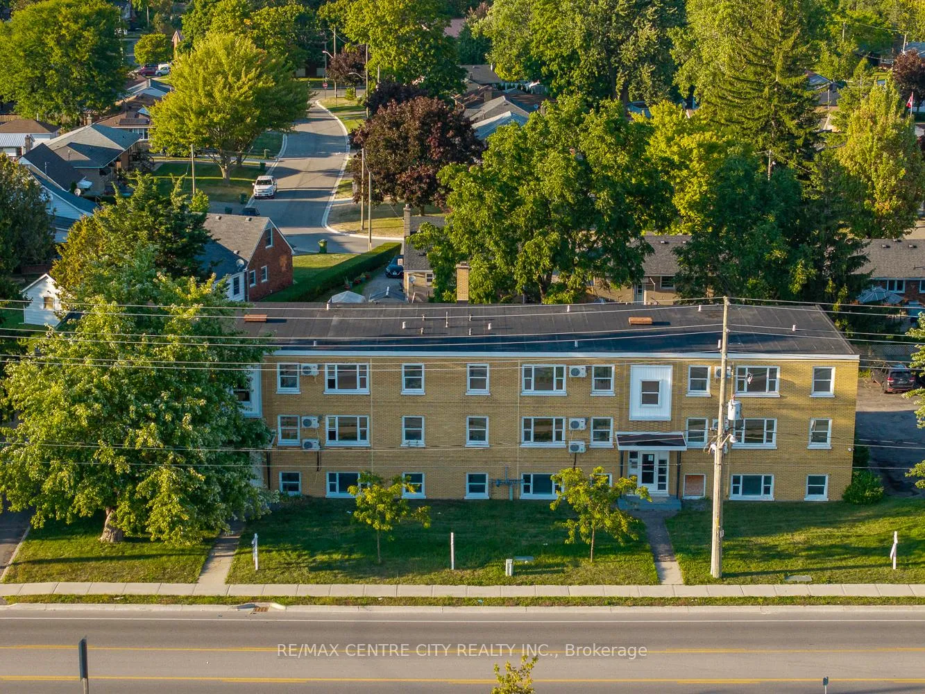 Photo 4 of Unit 3, 232 Elm Street, St. Thomas — HOMEH