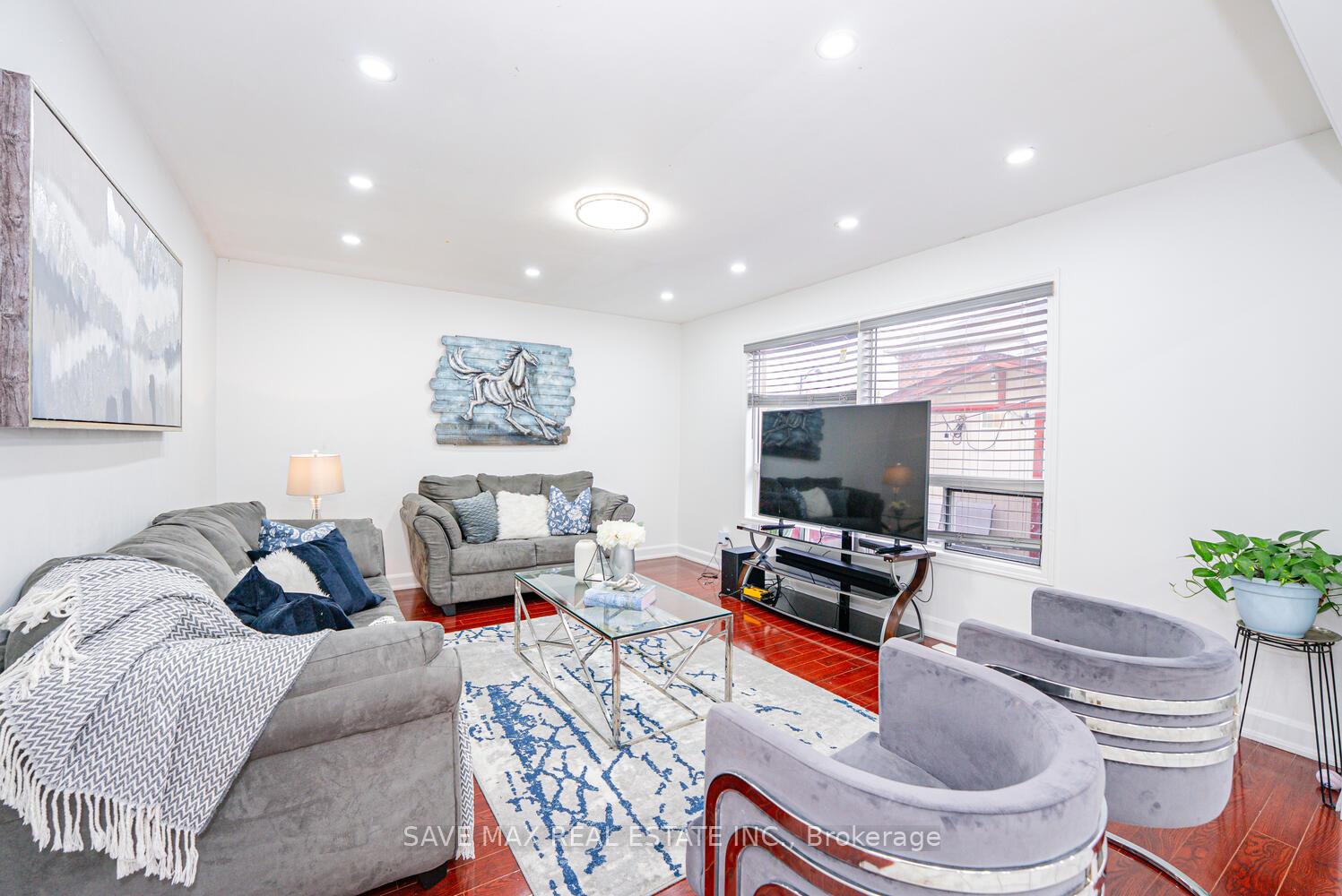 Photo 10 of 3 Gander Crescent, Brampton, Vales of Castlemore — HOMEH