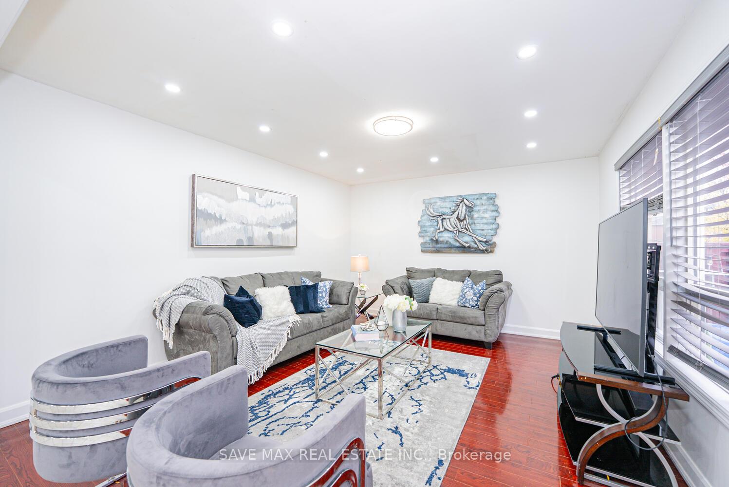 Photo 11 of 3 Gander Crescent, Brampton, Vales of Castlemore — HOMEH