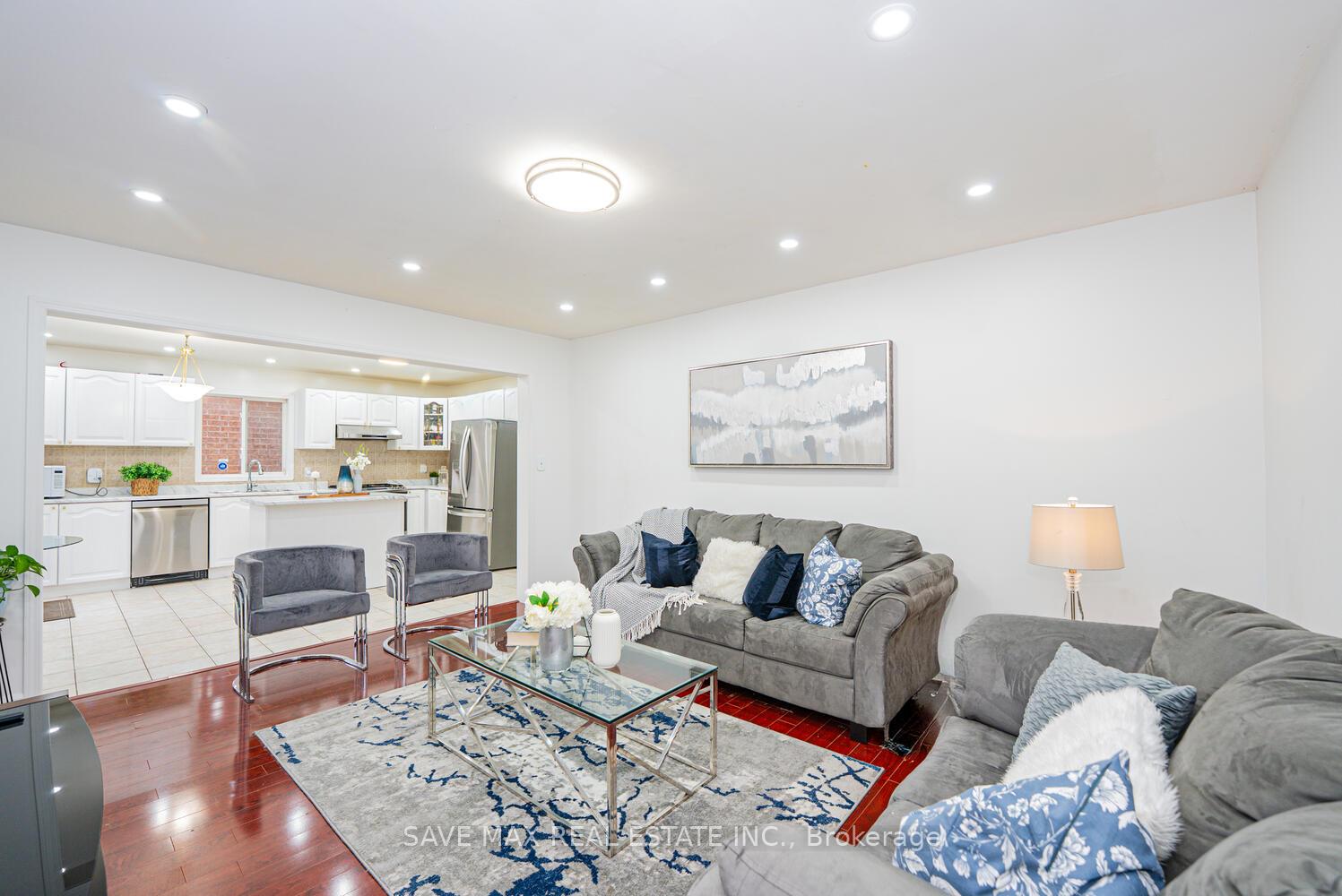 Photo 12 of 3 Gander Crescent, Brampton, Vales of Castlemore — HOMEH