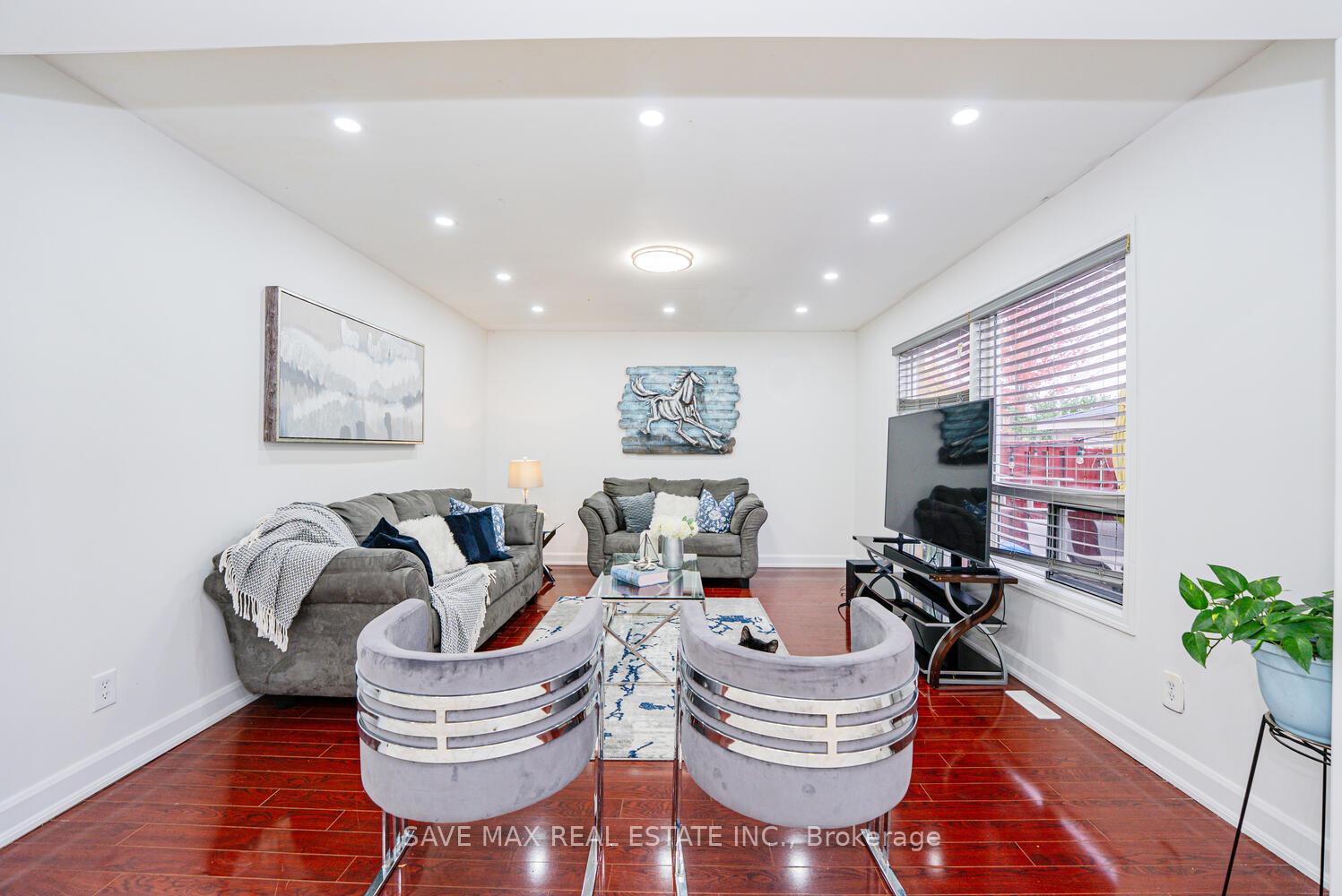 Photo 18 of 3 Gander Crescent, Brampton, Vales of Castlemore — HOMEH