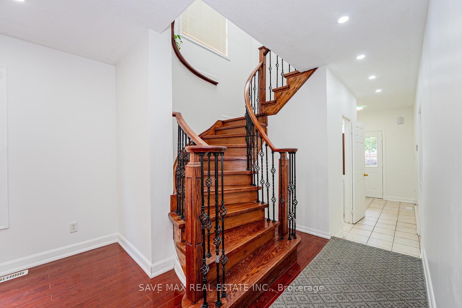 Photo 21 of 3 Gander Crescent, Brampton, Vales of Castlemore — HOMEH