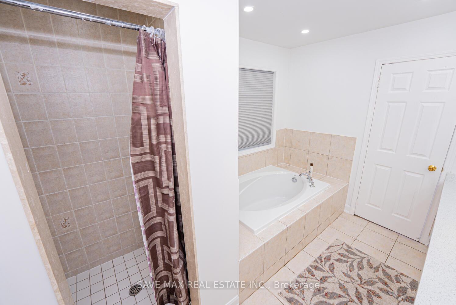 Photo 46 of 3 Gander Crescent, Brampton, Vales of Castlemore — HOMEH