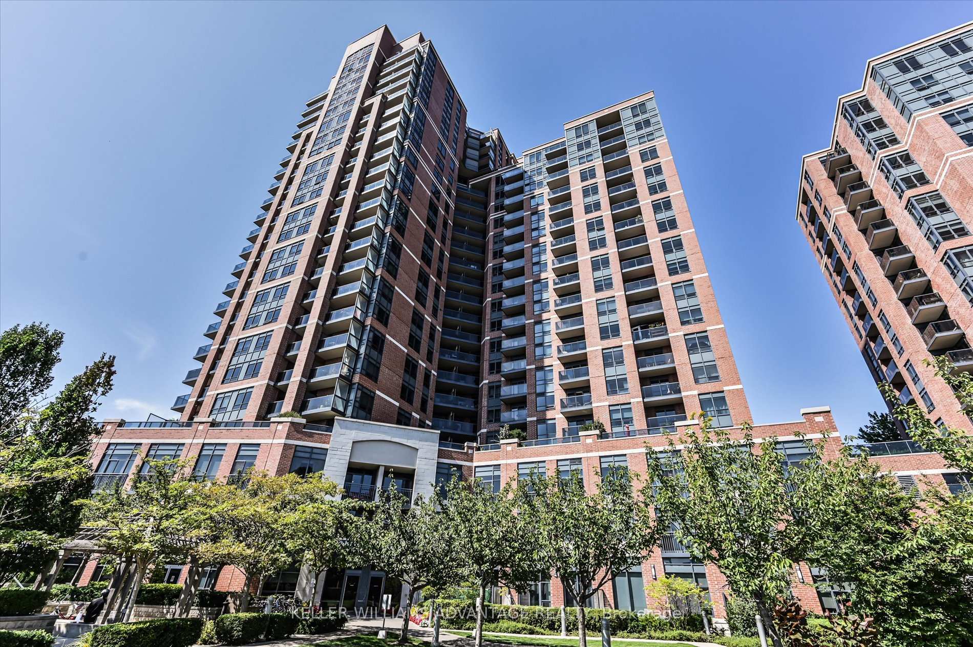 Front of Unit 1911, 60 Heintzman Street