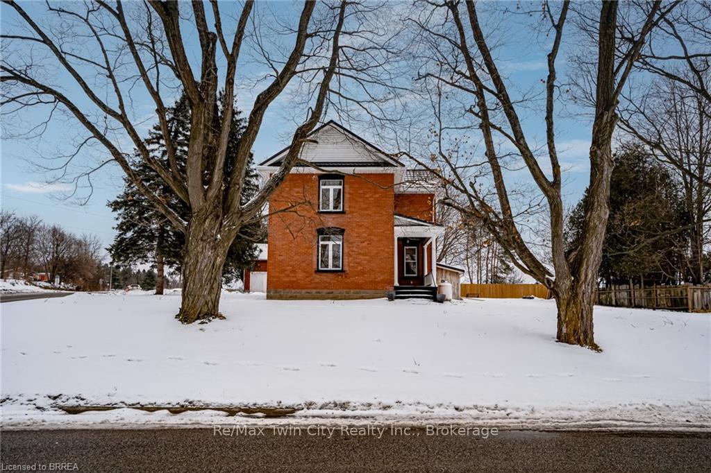 Photo 2 of 32 Princess Street, Brant, South Dumfries — HOMEH