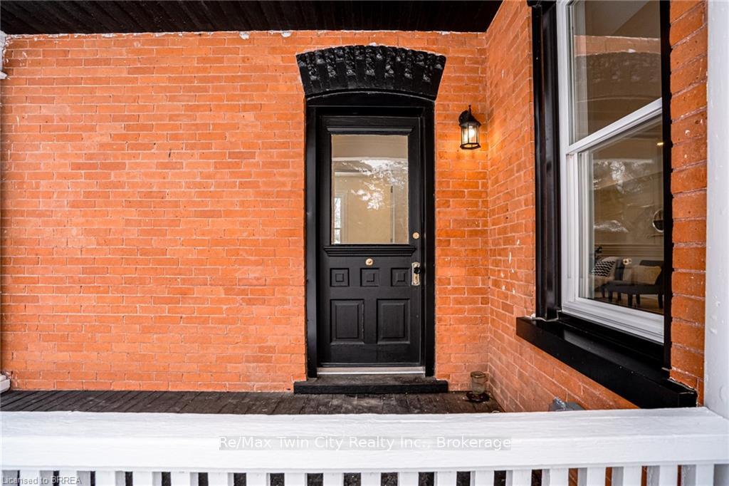 Photo 5 of 32 Princess Street, Brant, South Dumfries — HOMEH