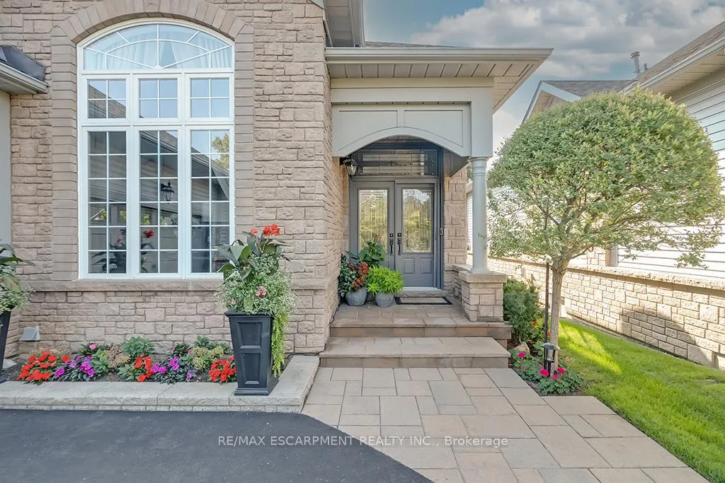 Photo 3 of 4304 Taywood Drive, Burlington, Rose — HOMEH