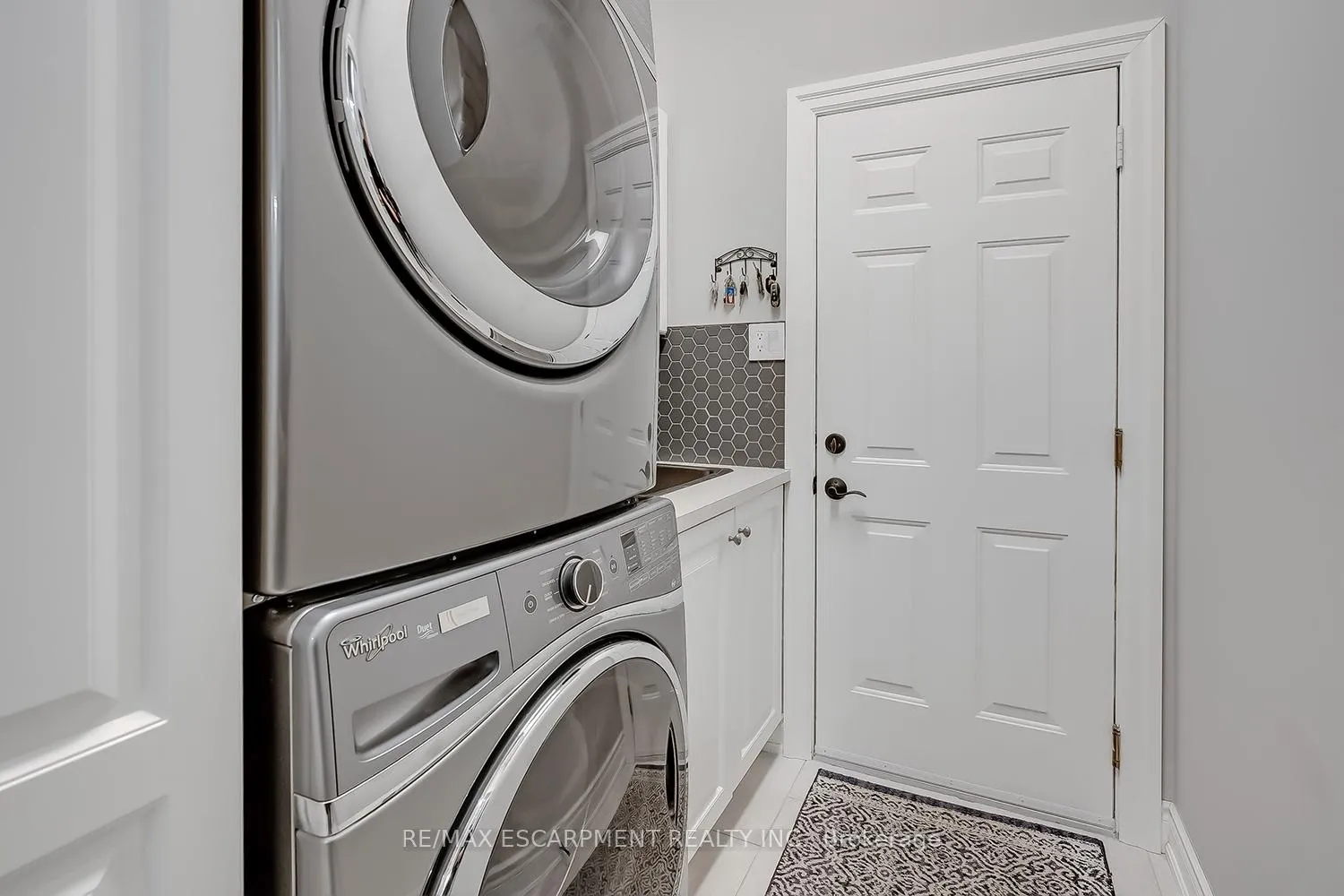 Photo 10 of 4304 Taywood Drive, Burlington, Rose — HOMEH