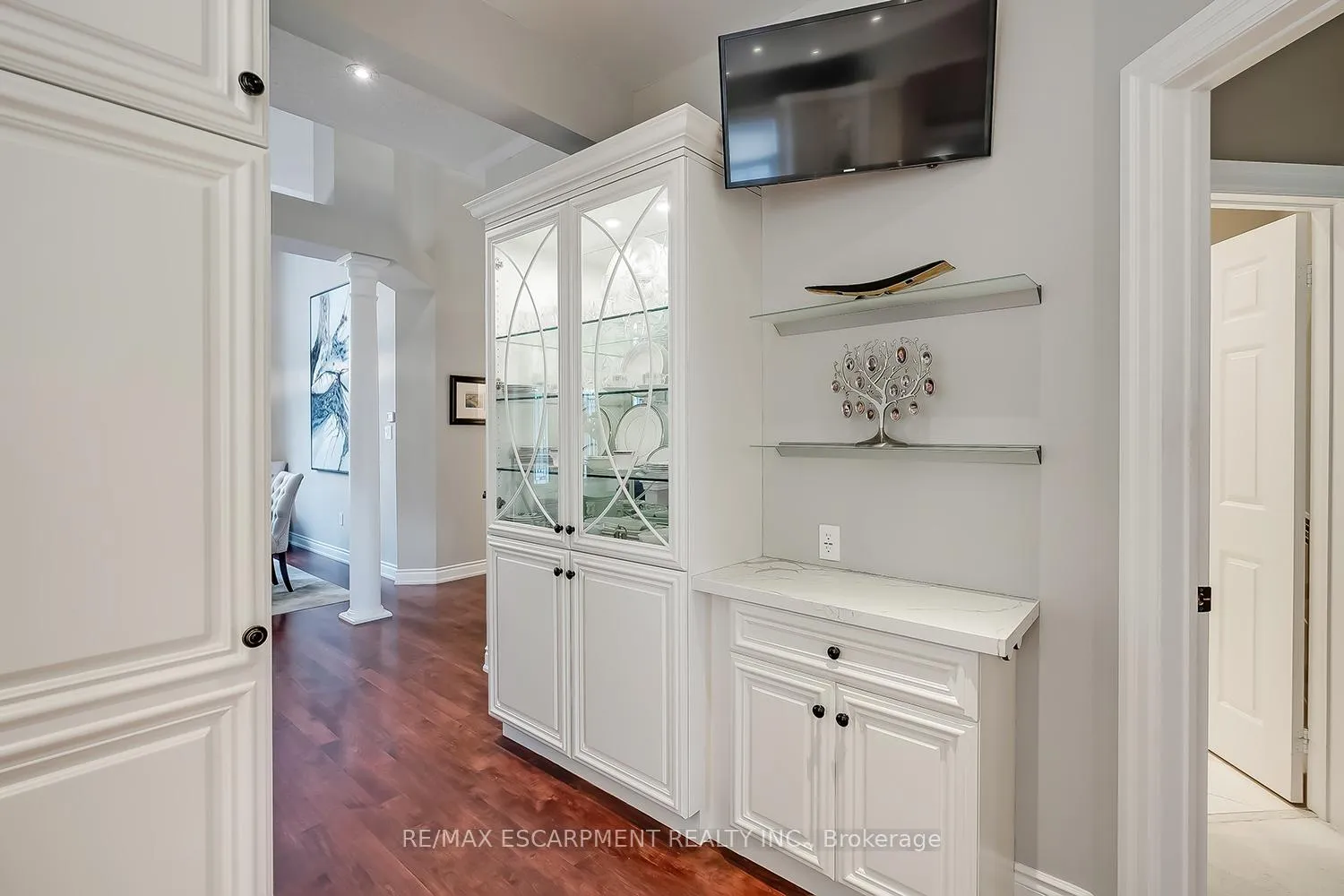 Photo 14 of 4304 Taywood Drive, Burlington, Rose — HOMEH