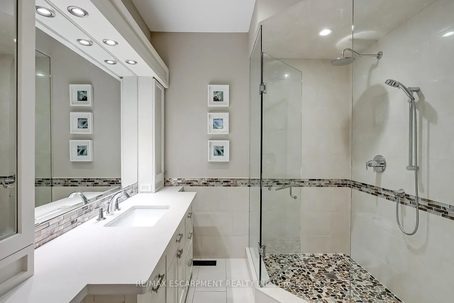 Photo 25 of 4304 Taywood Drive, Burlington, Rose — HOMEH