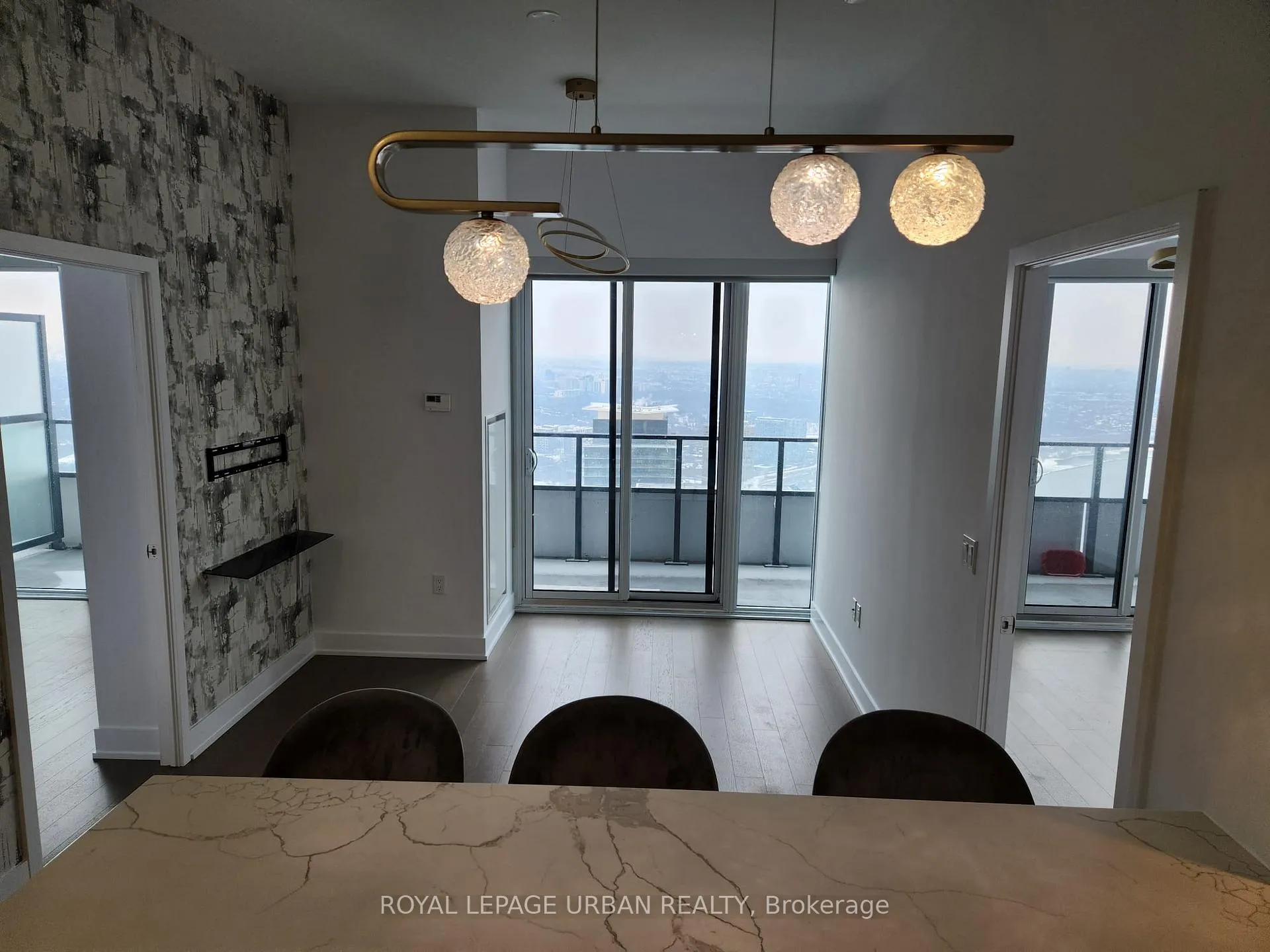 Photo 4 of Unit UPH2, 30 Shore Breeze Drive, Etobicoke, Mimico — HOMEH