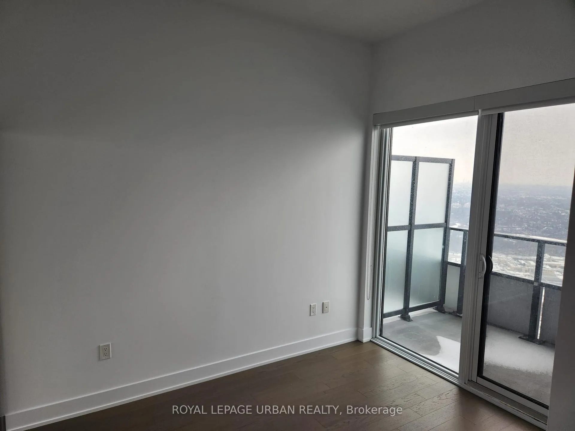 Photo 5 of Unit UPH2, 30 Shore Breeze Drive, Etobicoke, Mimico — HOMEH
