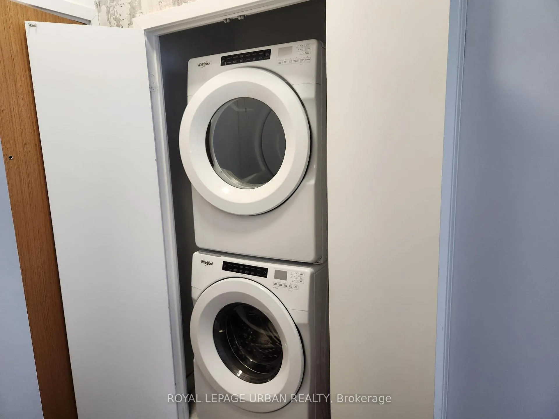 Photo 6 of Unit UPH2, 30 Shore Breeze Drive, Etobicoke, Mimico — HOMEH