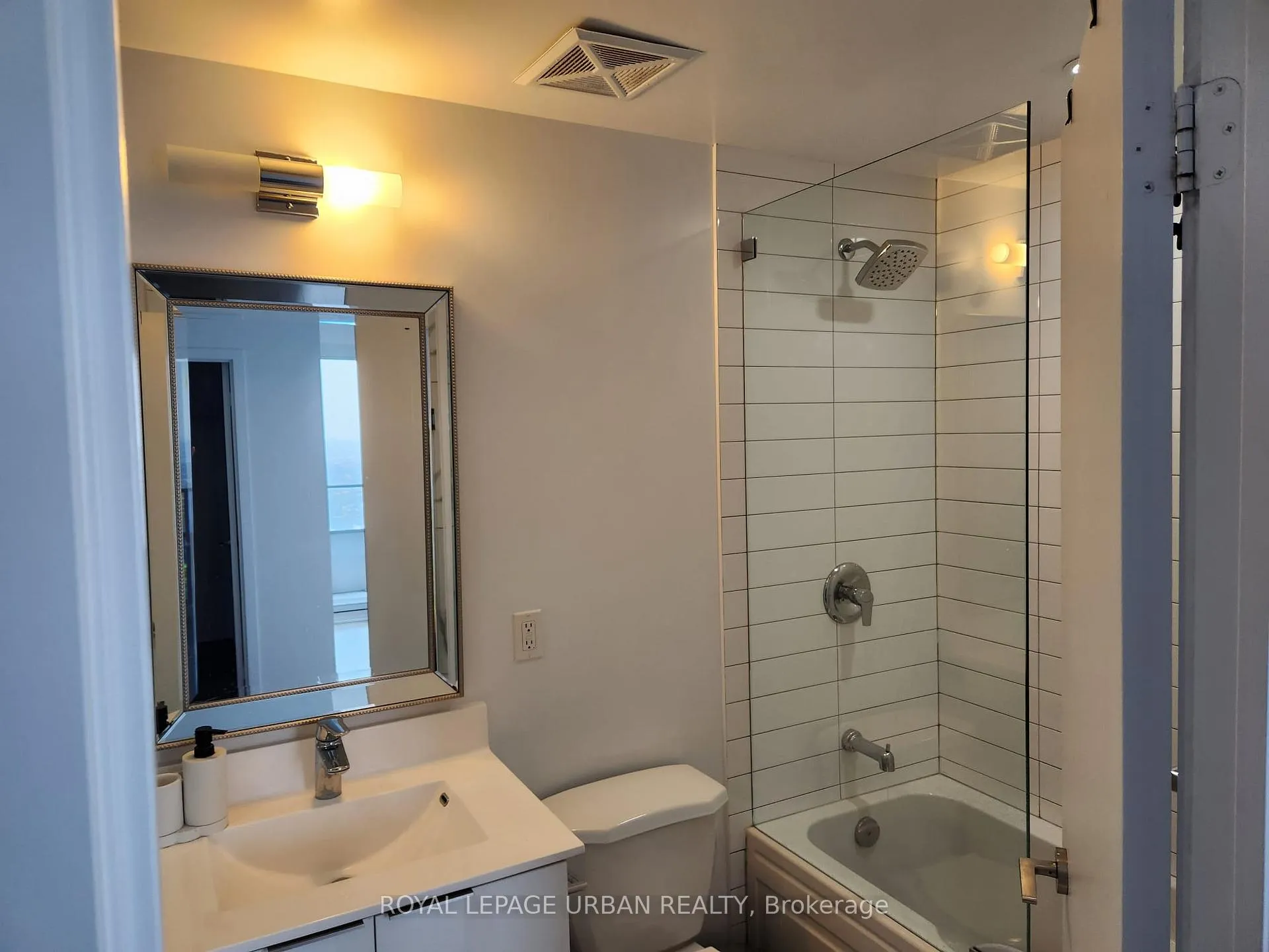 Photo 8 of Unit UPH2, 30 Shore Breeze Drive, Etobicoke, Mimico — HOMEH