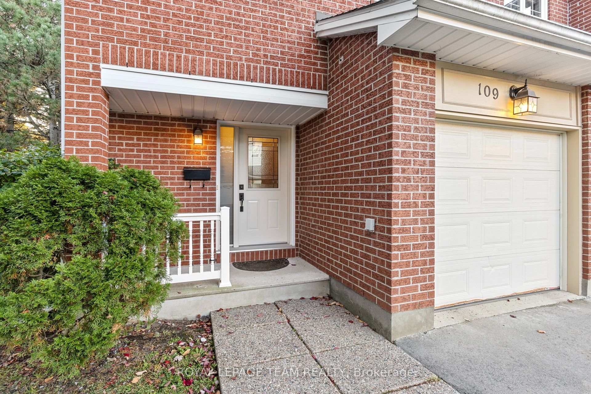 Photo 3 of 109 Stonebriar Drive, Ottawa, Centrepointe — HOMEH