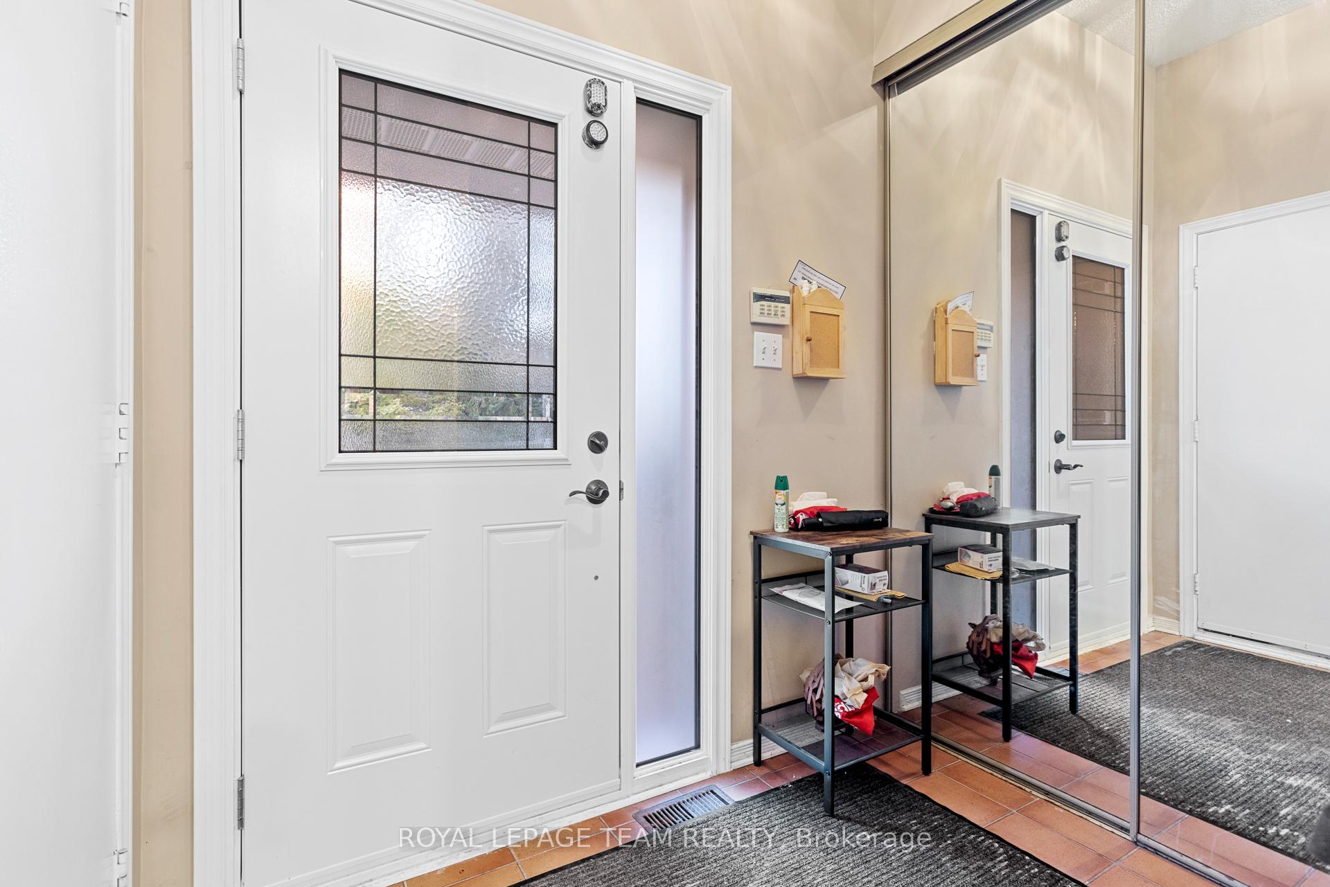 Photo 4 of 109 Stonebriar Drive, Ottawa, Centrepointe — HOMEH