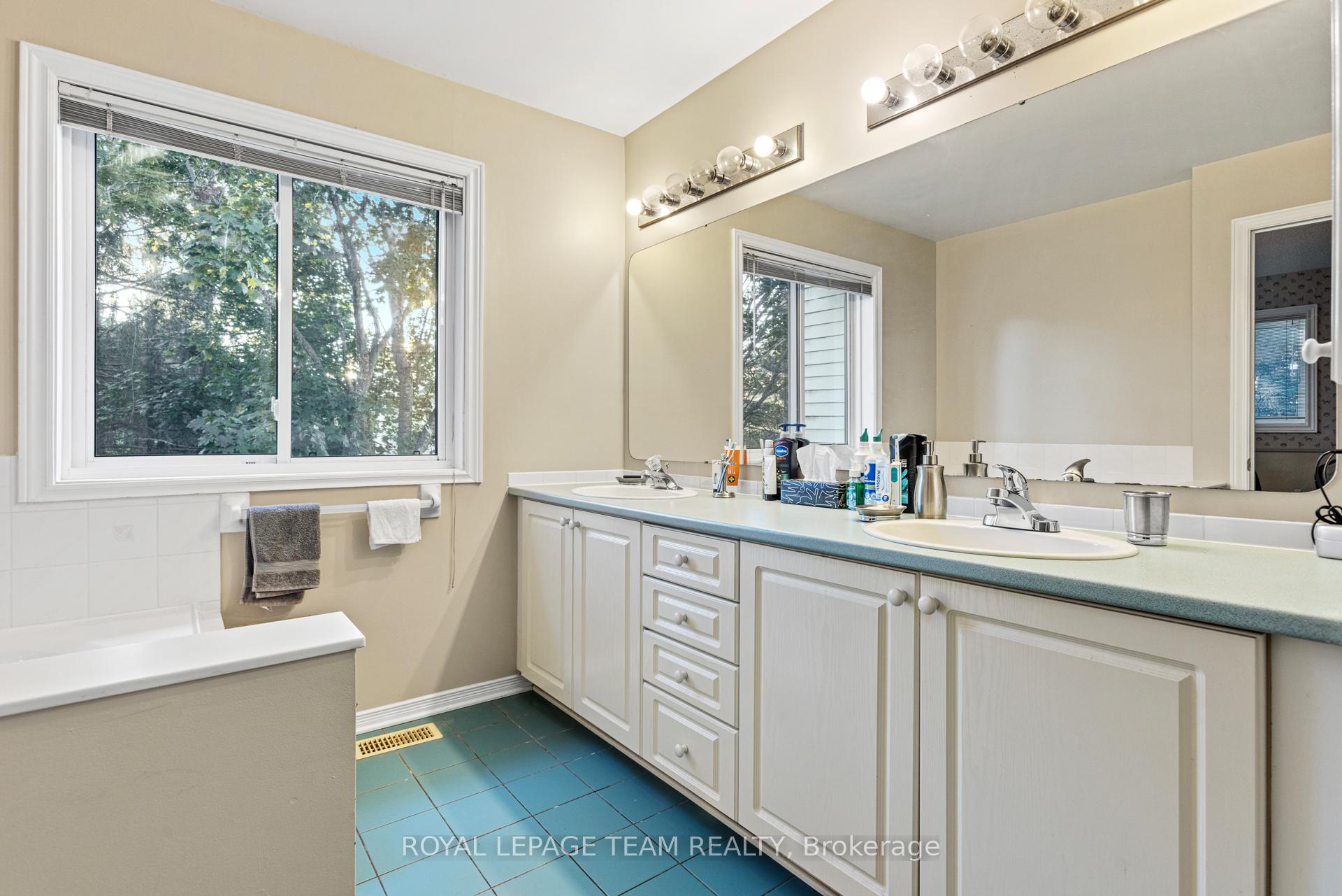 Photo 19 of 109 Stonebriar Drive, Ottawa, Centrepointe — HOMEH
