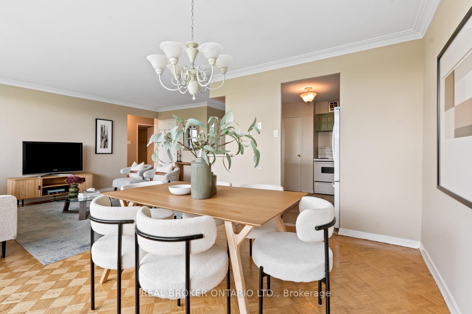 Photo 7 of Unit 605, 3555 Bathurst Street, Toronto, Bedford Park-Nortown — HOMEH