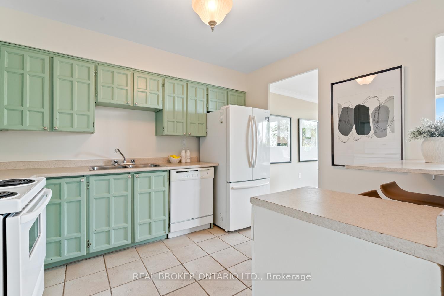 Photo 9 of Unit 605, 3555 Bathurst Street, Toronto, Bedford Park-Nortown — HOMEH