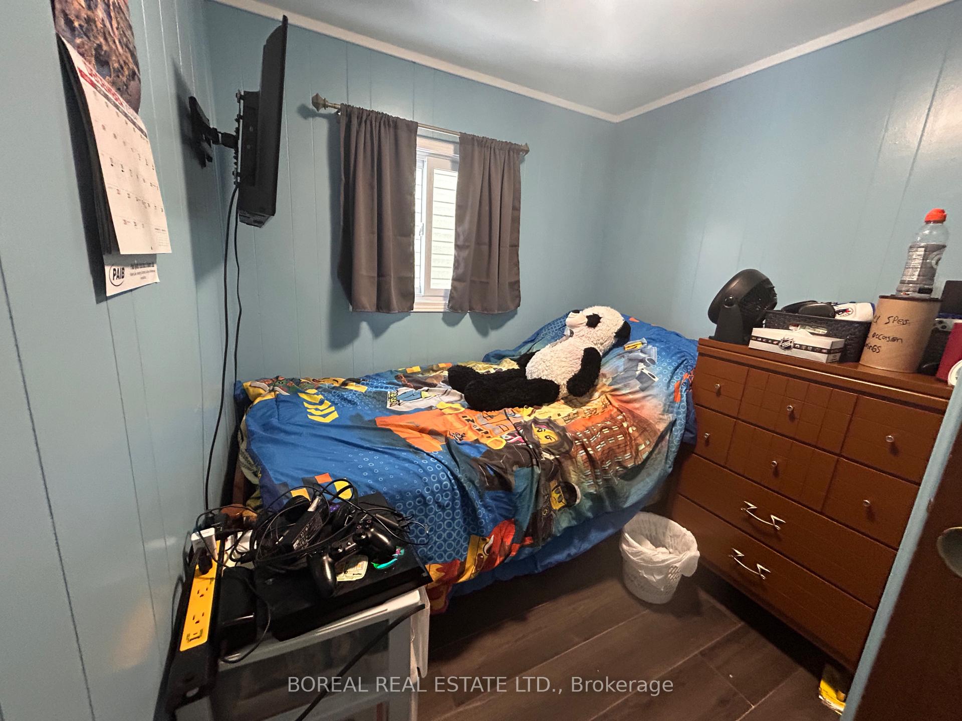 Photo 10 of 14 Ford Street, Cochrane — HOMEH