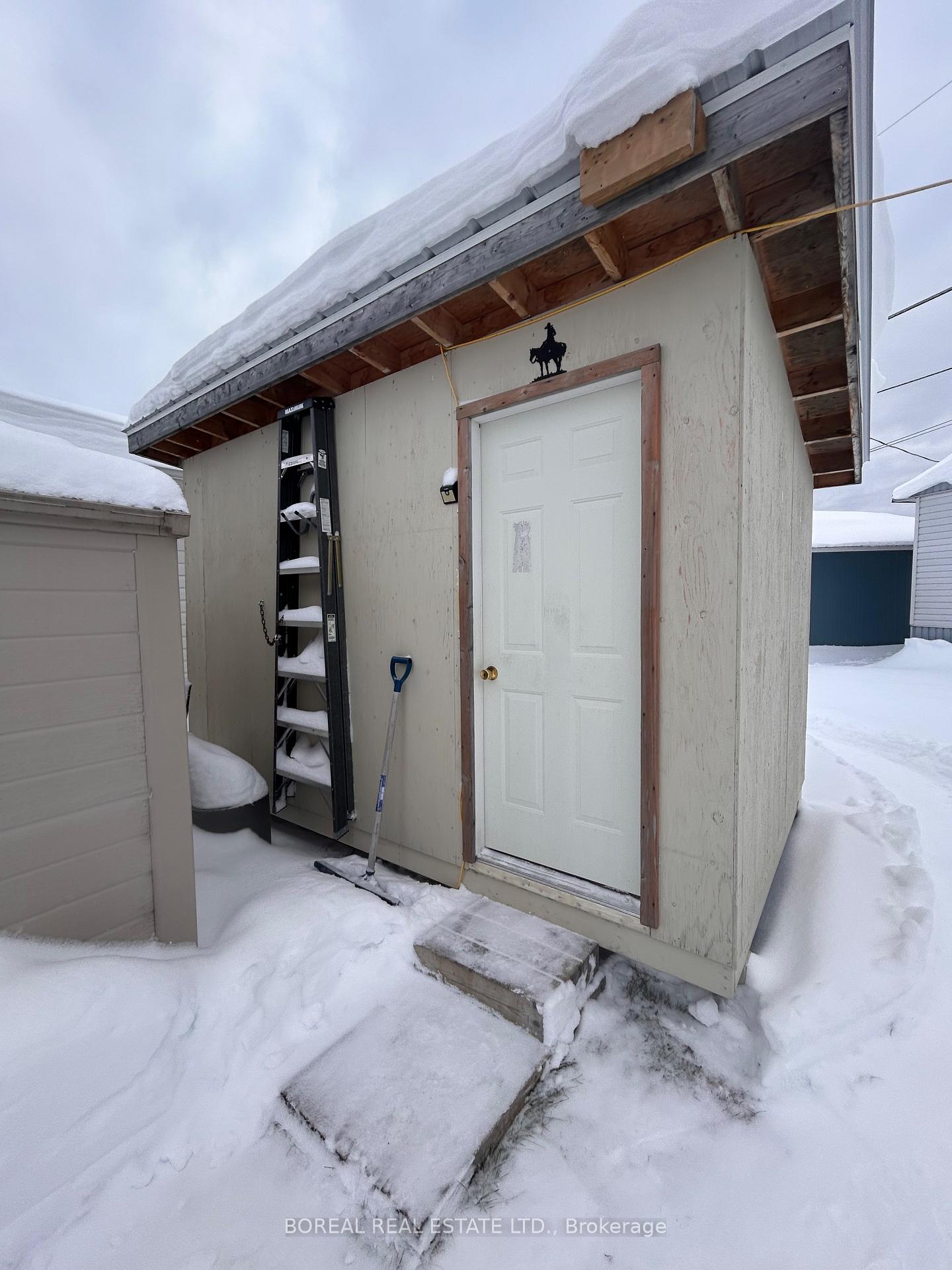 Photo 17 of 14 Ford Street, Cochrane — HOMEH